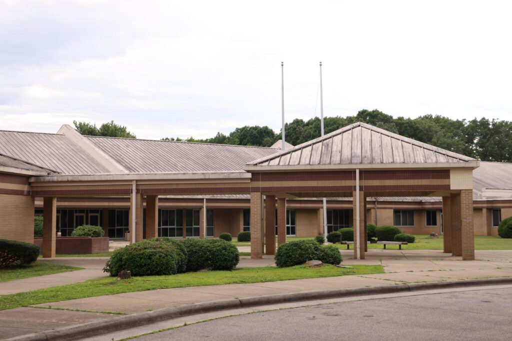 Warren County Middle School Warrenton NC Warrenist building